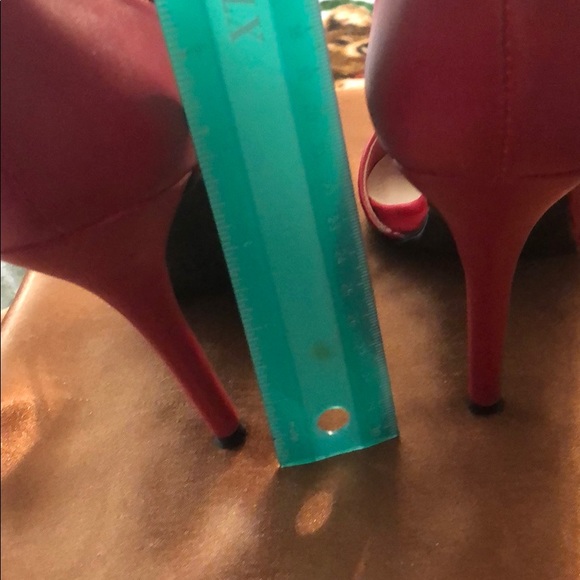 Anne Michelle red shoes. - Picture 8 of 9